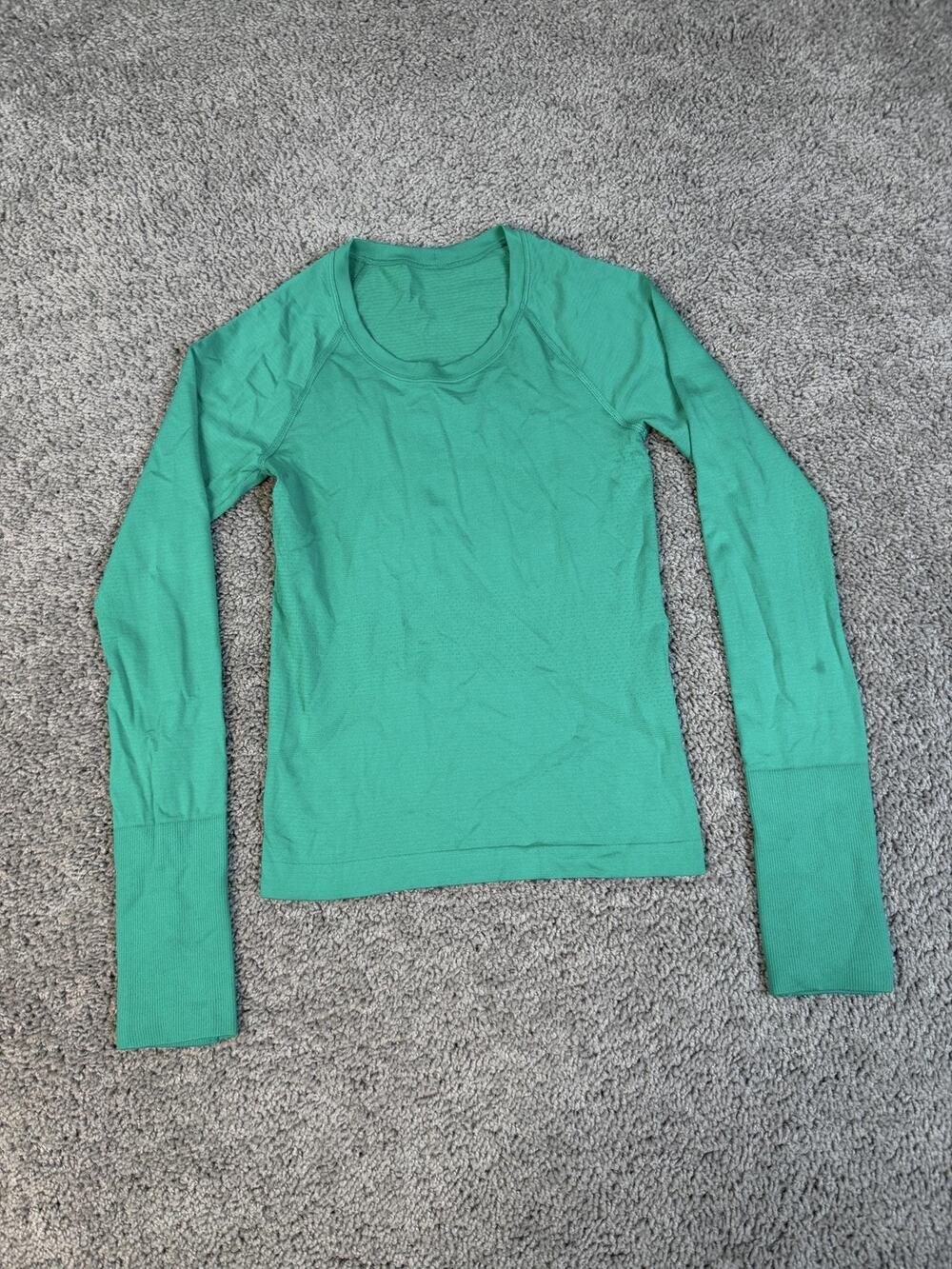 Lululemon Swiftly Tech Womens 2 Green Jersey Long Sleeve Athletic Breathable